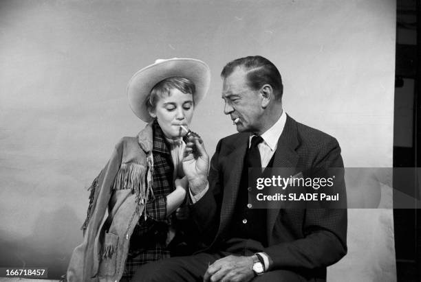 Release In New York Of The Film 'La Colline Des Potences' With Maria Schell And Gary Cooper And Studio With The Actors. 1959 26 février New York,...