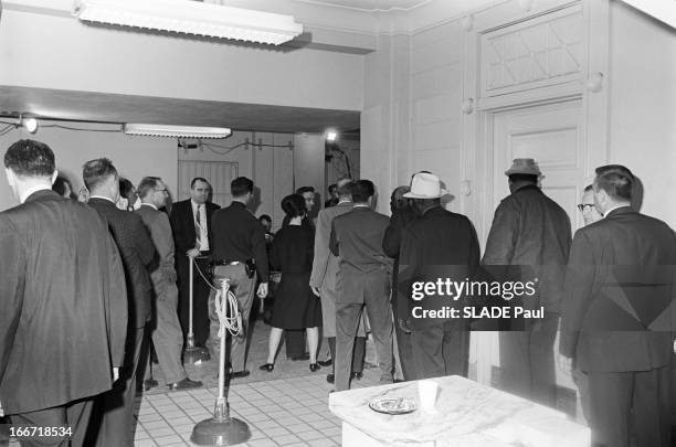 Trial Of Jack Ruby, The Assassin Of Lee Harvey Oswald. Aux Etats-Unis, à Dallas, en mars 1964 se tient le procès de Jack RUBY, propriétaire d'une...