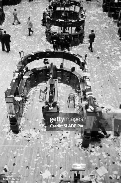 Wall Street, New York Stock Exchange. Aux Etats-Unis, le 29 mai 1962, lundi noir à Wall Street, la bourse de New York : la valeur des titres baisse...