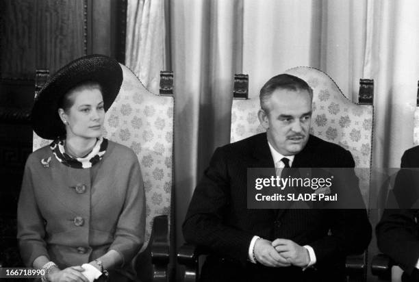 Prince Rainier Iii Of Monaco, Princess Grace And Their Children Travelling In The United States. Etats-Unis- 20 Avril 1963- Voyage de la famille...