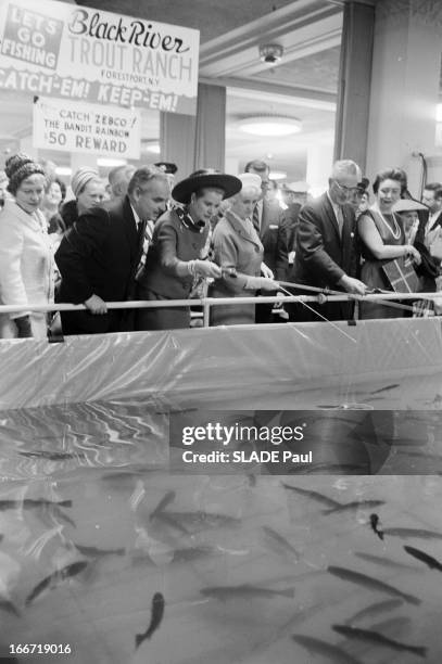 Prince Rainier Iii Of Monaco, Princess Grace And Their Children Travelling In The United States. Etats-Unis- 20 Avril 1963- Voyage de la famille...