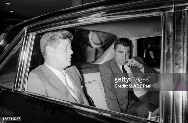 John And Jackie Kennedy Lose Patrick, Their Third Child. A Boston, au 'Children Medical Center', le 9 Août 1963, la perte de leur nouveau-né, Patrick...
