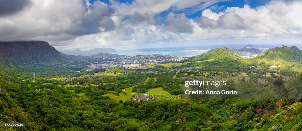 Pali Lookout overlooking Kaneohe valley, O'ahu