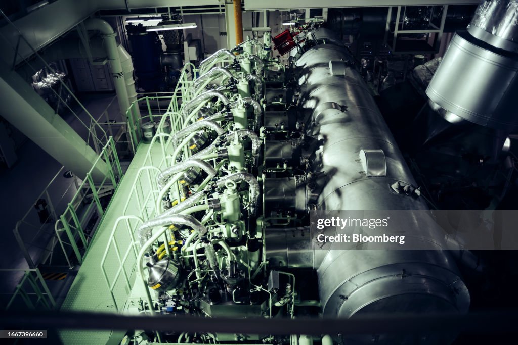 Moller Engine The engine room on board the Laura Maersk, A.P. Moller-Maersk A/S's ...