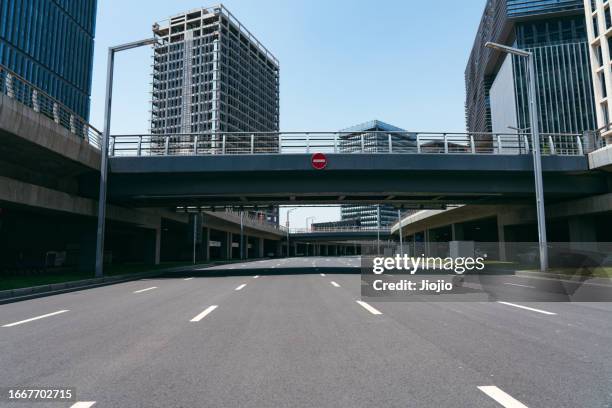 empty city street - car point of view stock pictures, royalty-free photos & images