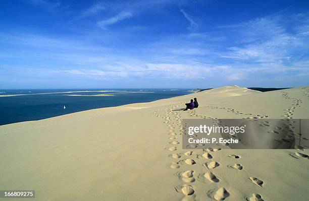 the dune du pilat - duna de pilat fotografías e imágenes de stock