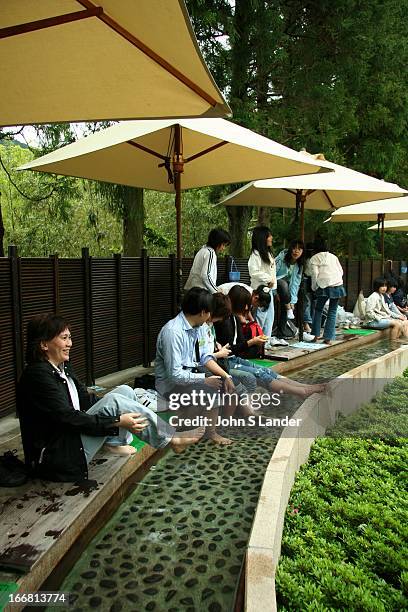 Foot baths are becoming more and more popular in Japan. Usually found in public places such as parks and railway stations, this one is at Hakone Open...