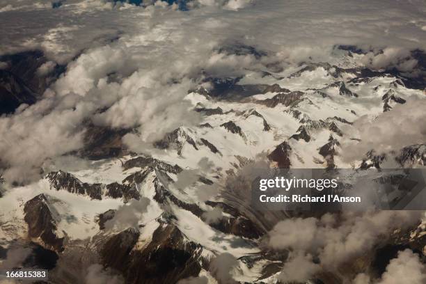 aerial of himalaya range - ladakh stock-fotos und bilder