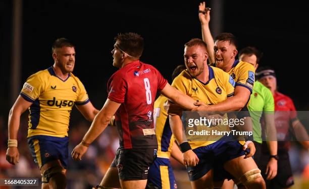Players of Bath Rugby celebrate following the Premiership Rugby Cup match between Cornish Pirates and Bath Rugby at Mennaye Field on September 08,...