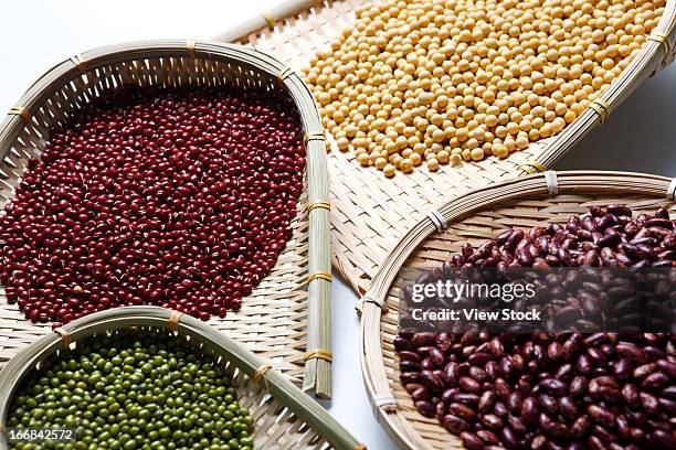 red bean,green bean,kidney bean and soybean - panier legumes stock pictures, royalty-free photos & images