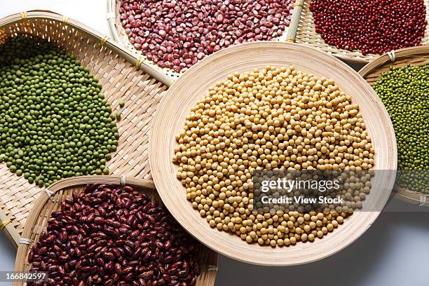 soybean,red bean,green bean and mung bean - panier legumes stock pictures, royalty-free photos & images