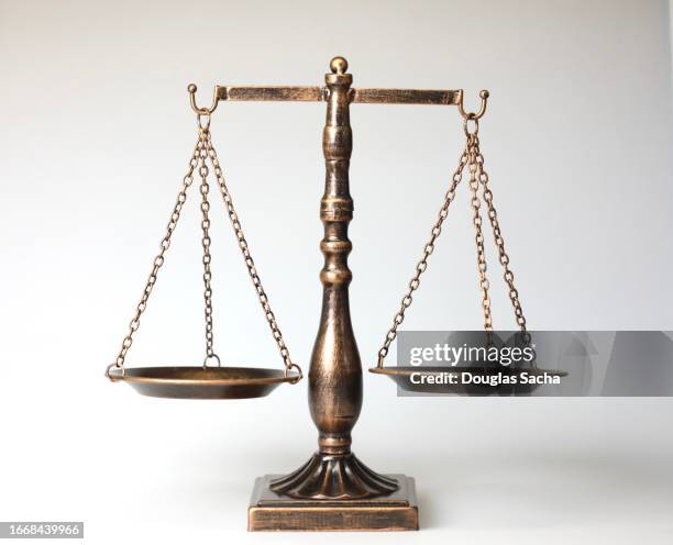 scale representing lady justice - justitia-waage stock-fotos und bilder