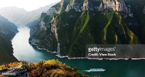 scenery of three gorges - yangtzefloden bildbanksfoton och bilder