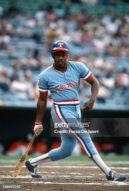 Al Oliver of the Texas Rangers bats against the Baltimore Orioles during an Major League Baseball game circa 1980 at Memorial Stadium in Baltimore,...