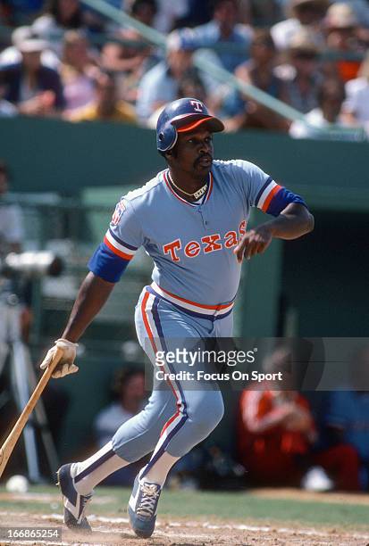 Al Oliver of the Texas Rangers bats during an Major League Baseball game circa 1980. Oliver played for the Rangers from 1978-81.