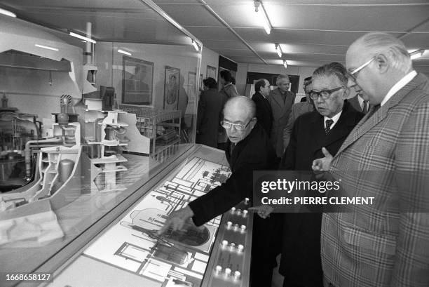 Picture taken 09 December 1980 in Creys-Malville, south of France, of CEO of Honda Japanese Soichiro Honda discusssing with French representative...