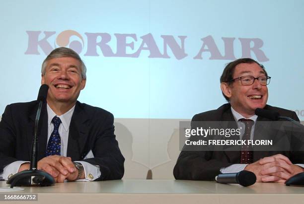 Airbus CEO French Noel Forgeard and Airbus Commercial director American John Leahy are all smiles, 18 June 2003 at the Paris Air Show in Le Bourget,...