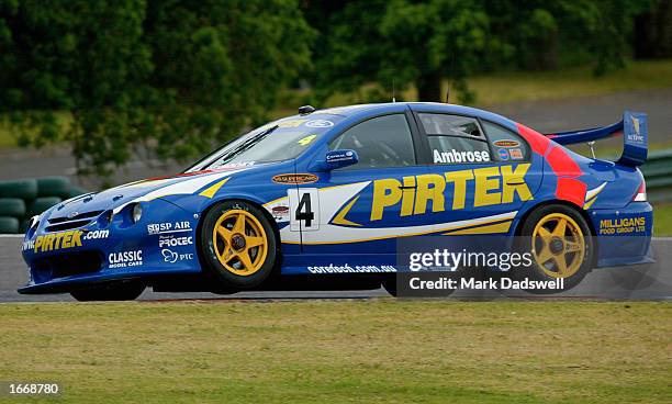 Pertek Racing Team 45 2002 Sandown Raceway Photos & High Res Pictures - Getty Images