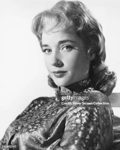 English actress Sylvia Syms, circa 1960.