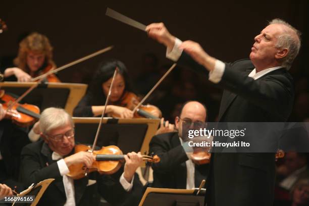 Daniel Barenboim leading the Chicago Symphony Orchestra at Carnegie Hall on Friday night, November 4, 2005.This image:Daniel Barenboim conducting the...