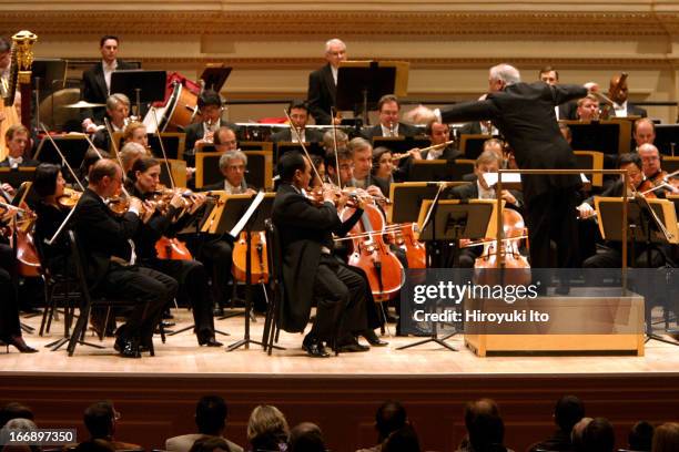 Daniel Barenboim leading the Chicago Symphony Orchestra at Carnegie Hall on Saturday night, November 5, 2005.This image:Daniel Barenboim conducting...