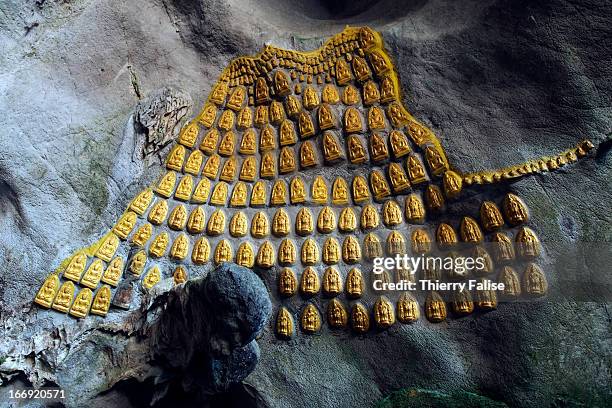 Sadan Numbers 16 photos et images haute résolution de Sadan Cave - Getty Images