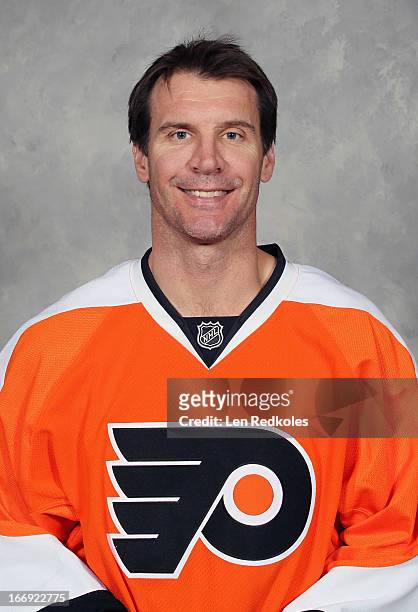 Newly acquired Mike Knuble of the Philadelphia Flyers poses for his official headshot prior to his game against the New Jersey Devils on April 18,...