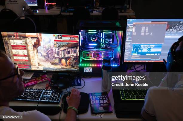 Lan Gaming Computer 730 Lan Gaming Stock Photos, High-Res Pictures, and Images - Getty Images