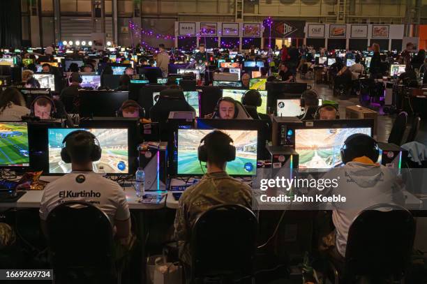 Lan Gaming Computer 730 Lan Gaming Stock Photos, High-Res Pictures, and Images - Getty Images