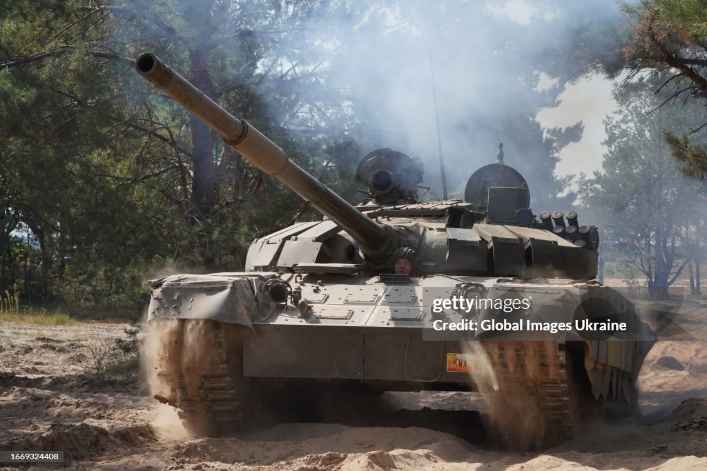 Training Of Ukrainian Tank Crews On Russian Trophy Tanks