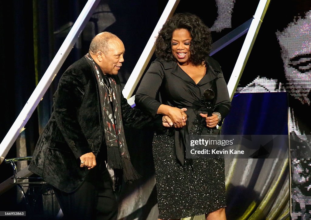 28th Annual Rock and Roll Hall Of Fame Induction Ceremony - Show