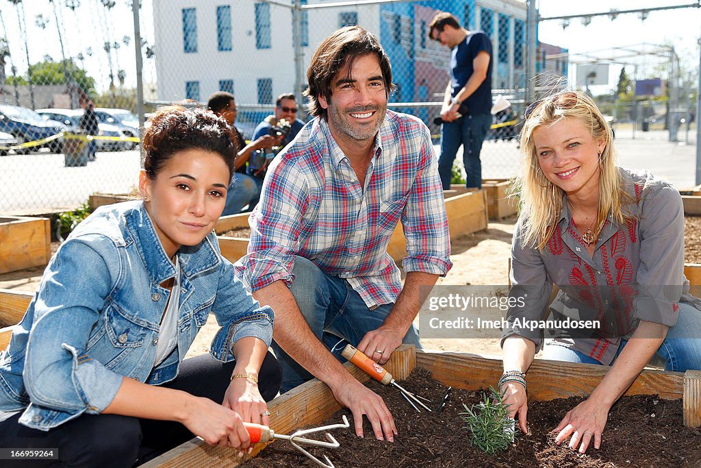 Environmental Media Association Celebrates Earth Day With Emmanuelle Chriqui, Carter Oosterhouse And Amy Smart