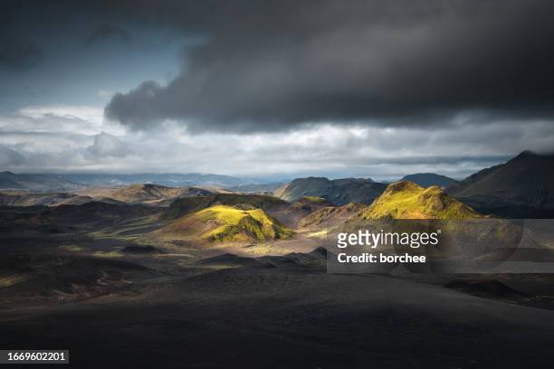dramatic landscape in iceland - central highlands iceland stock pictures, royalty-free photos & images