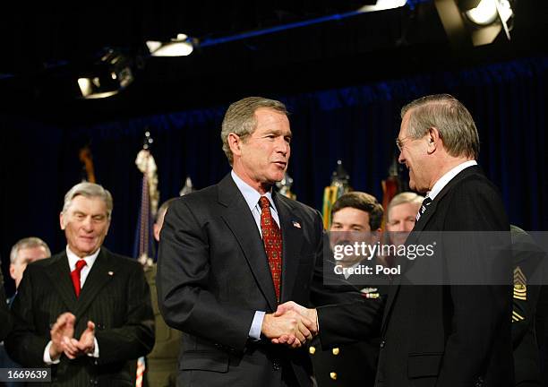 Signing Rfs W. Bush President Signing Bill Photos and Premium High Res Pictures - Getty Images