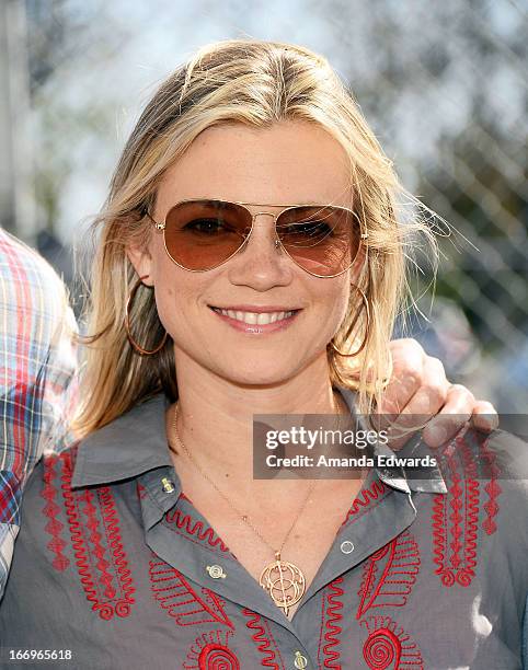 Actress Amy Smart celebrates Earth Day with the Environmental Media Association at Cochran Middle School on April 18, 2013 in Los Angeles, California.