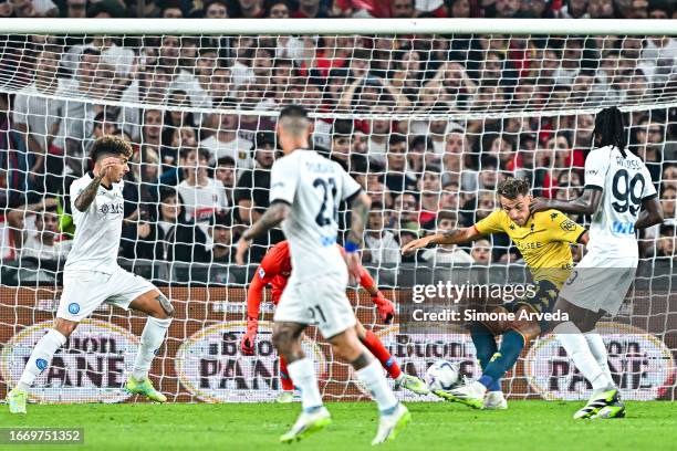 Mateo Retegui of Genoa scores a goal during the Serie A TIM match between Genoa CFC and SSC Napoli at Stadio Luigi Ferraris on September 16, 2023 in...