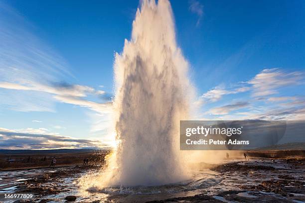 strokkur, the churn geysir, golden circle, iceland - strokkur stock pictures, royalty-free photos & images