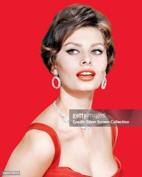 Italian actress Sophia Loren, circa 1960.