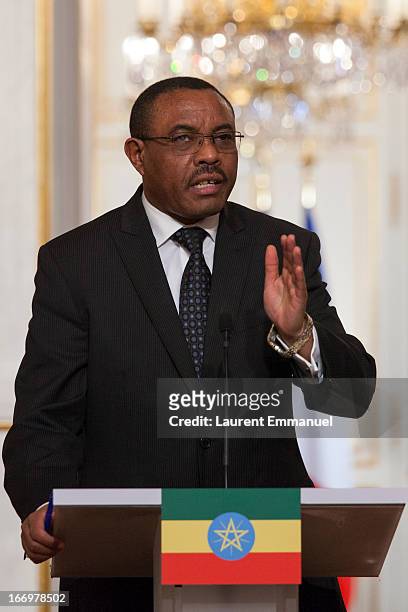 Ethiopian Prime Minister Hailemariam Desalegn addresses reporters during a joint press conference following his meeting with French President...