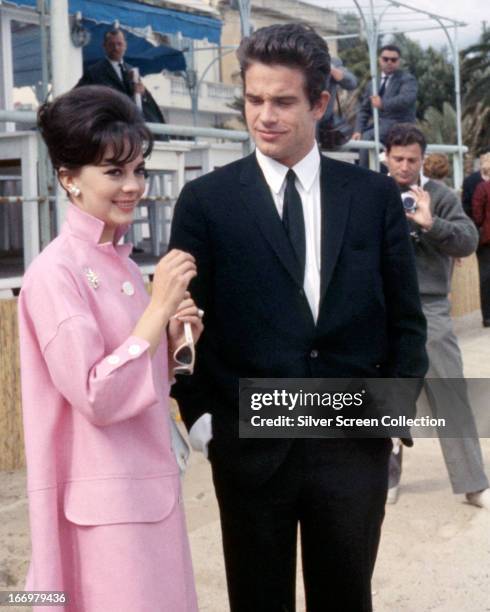 American actors Warren Beatty and Natalie Wood at the Cannes Film Festival, France, 14th May 1962.