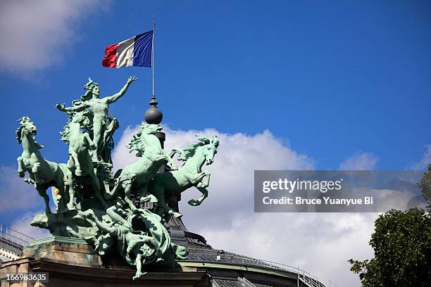 the quadriga on top of grand palais - champs elysees quarter stock pictures, royalty-free photos & images