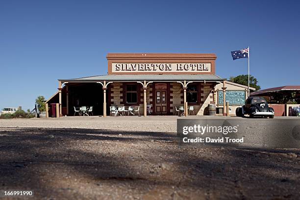 the silverton hotel, australia. - regional new south wales stock pictures, royalty-free photos & images