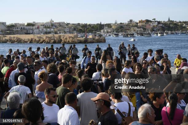 Led by vice-mayor Attilio Lucia , nearly a hundred of people in Italy's Lampedusa Island protested again the opening of another tent camps for...