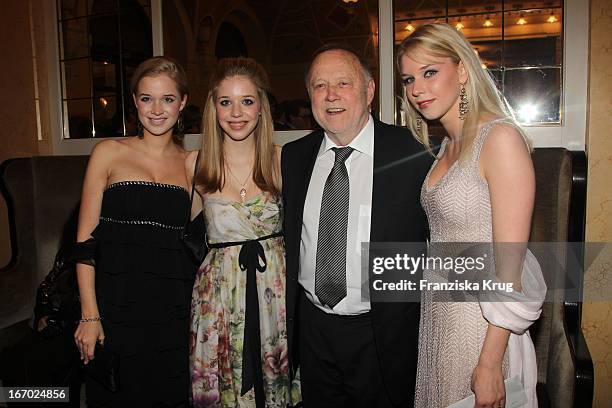 Joseph Vilsmaier Mit Seinen Töchtern Theresa, Josefina Und Janina Bei Der 31. Verleihung Des Bayerischen Filmpreises Im Prinzregententheater In...