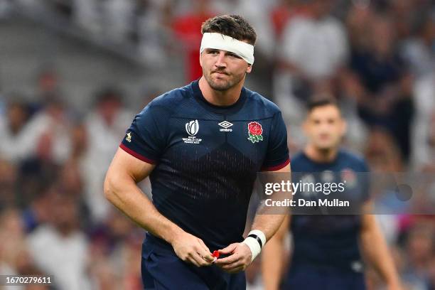 Tom Curry of England leaves the field after receiving a yellow card from Referee Mathieu Roger Jean Raynal as a 8-Minute window for a TMO Bunker...