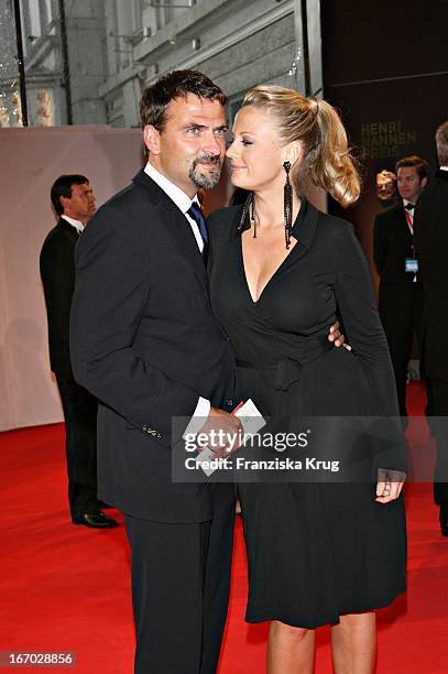 Barbara Schöneberger Und Freund Mathias Krahl Bei Der Verleihung Des "Henri Nannen Preis" Im Schauspielhaus In Hamburg Am 110507 .