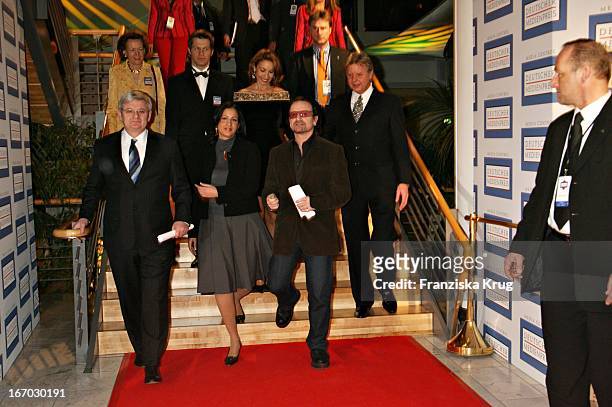 Joschka Fischer Mit Ehefrau Minu Und Bono Und Karlheinz Kögel Bei Der Verleihung Des "Deutschen Medienpreis" An U2_Sänger_Bono Im Kurhaus In Baden...