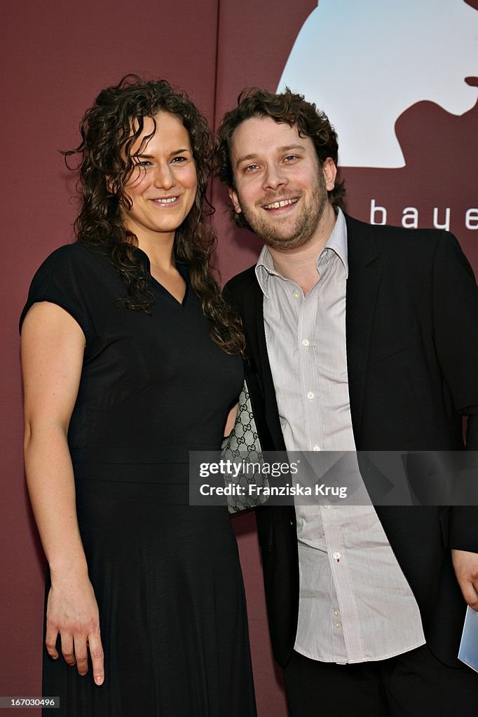 Schauspieler Christian Ulmen Und Freundin Huberta Bei Der Verleihung