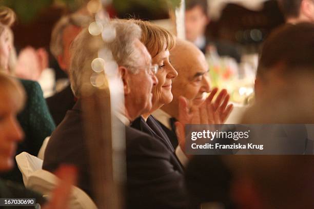 Bundeskanzlerin Angela Merkel Bei Der Verleihung Des "B'Nai B'Rith Europe Award Of Merit" Im Mariott Hotel In Berlin Am 110308 .