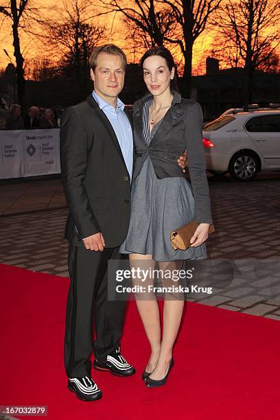 Hinnerk Schönemann Und Anne Sarah Hartung Bei Der Verleihung Des Adolf Grimme Preis In Marl .